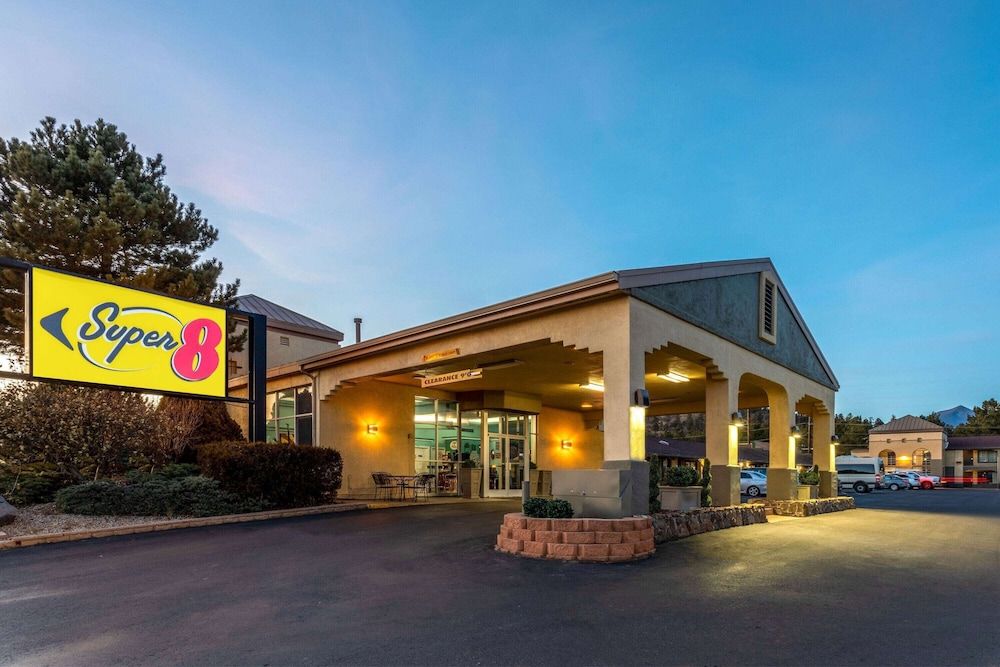 Super 8 by Wyndham NAU/Downtown Conference Center 1