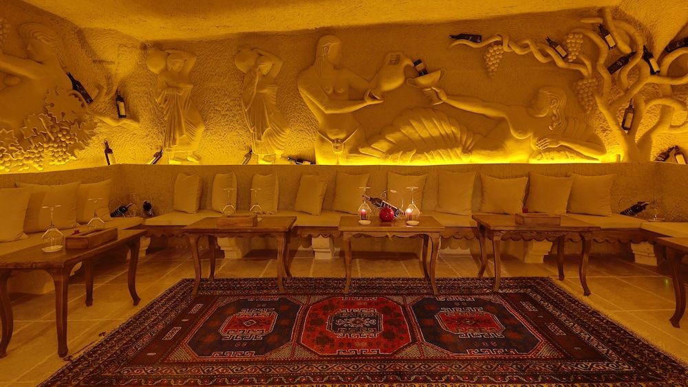 Phocas Cave Suites 2