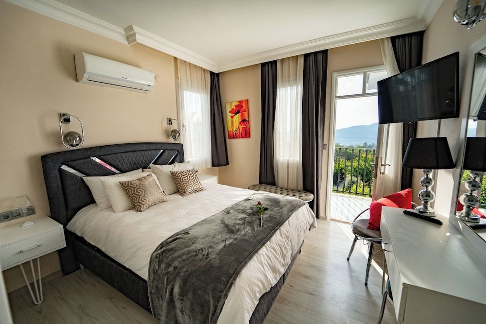 Carrington Suites 2