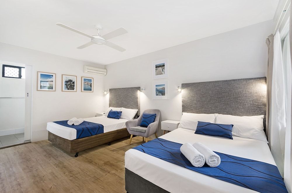 Beach House Motel 1