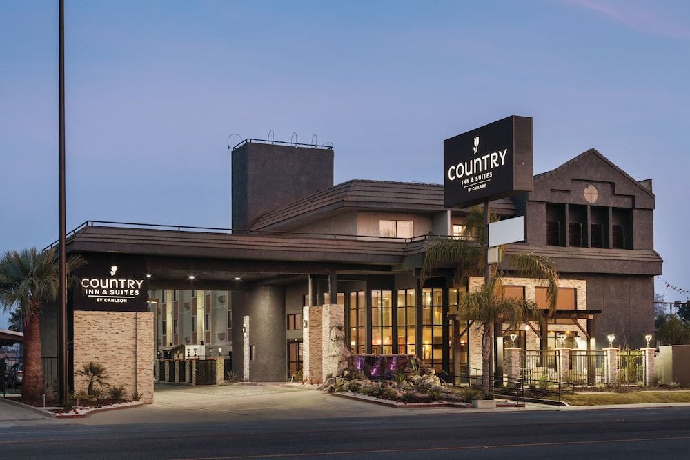 Country Inn & Suites by Radisson, Bakersfield, CA 1
