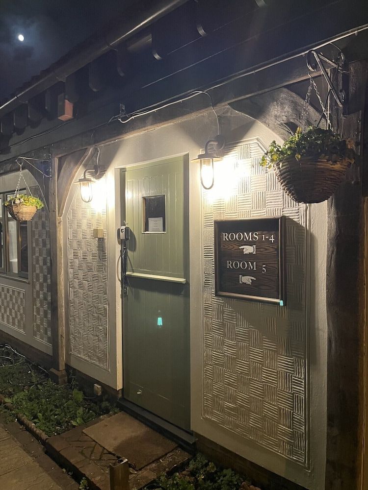 The White Horse Inn 2