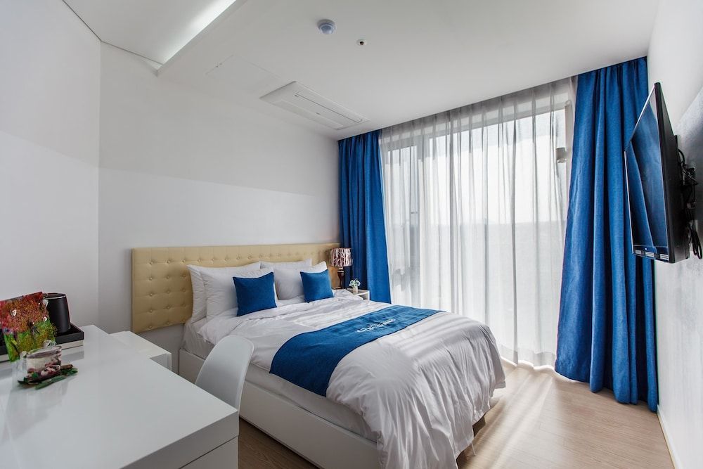 Blue Spring Hotel 2