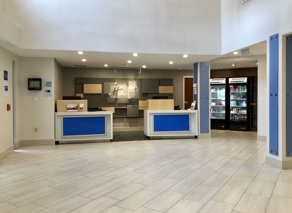 Holiday Inn Express & Suites GREAT BARRINGTON - LENOX AREA by IHG 2