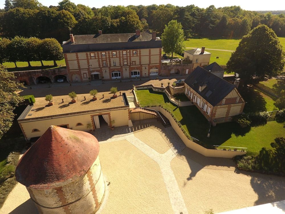 Le Domaine de Montchevreuil 1