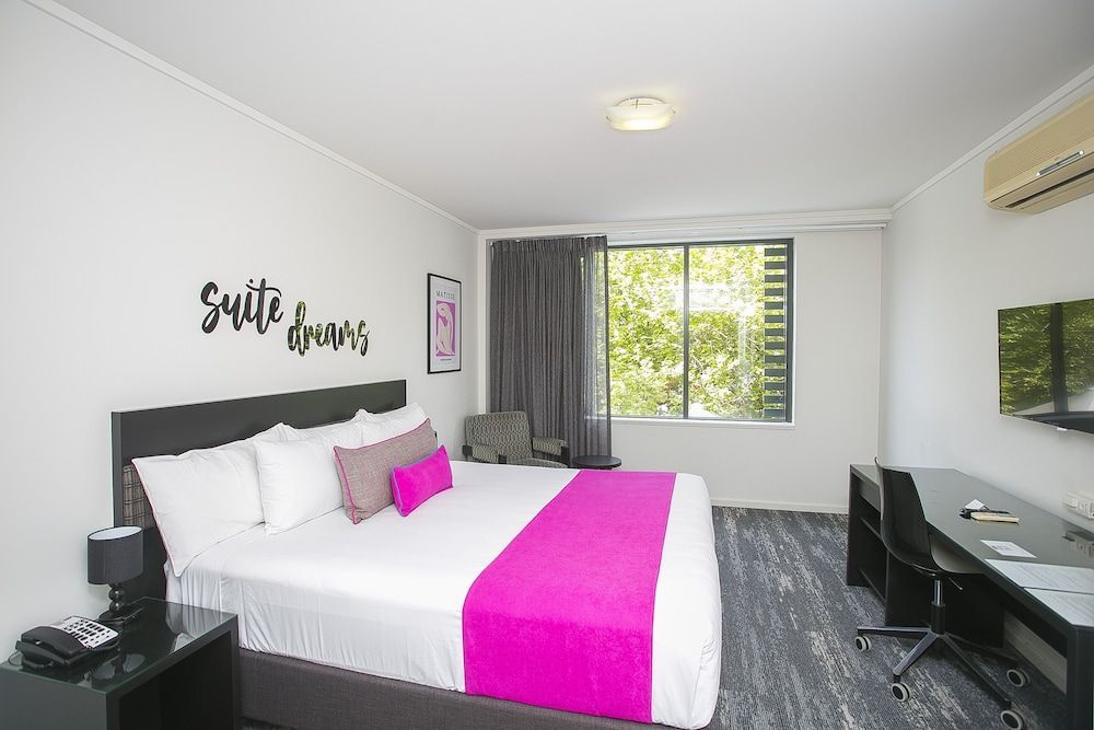 East Perth Suites Hotel 2