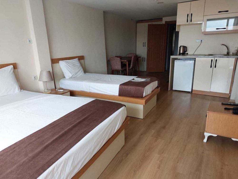 N-Y Suites 2