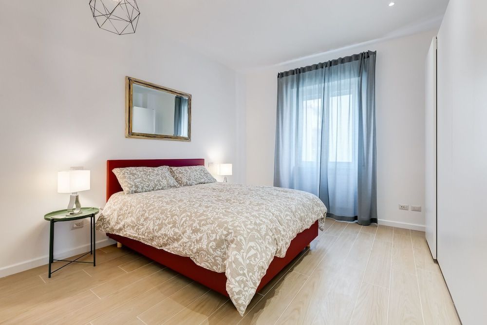 Lovely 3 rooms apartment close Trastevere Station 2