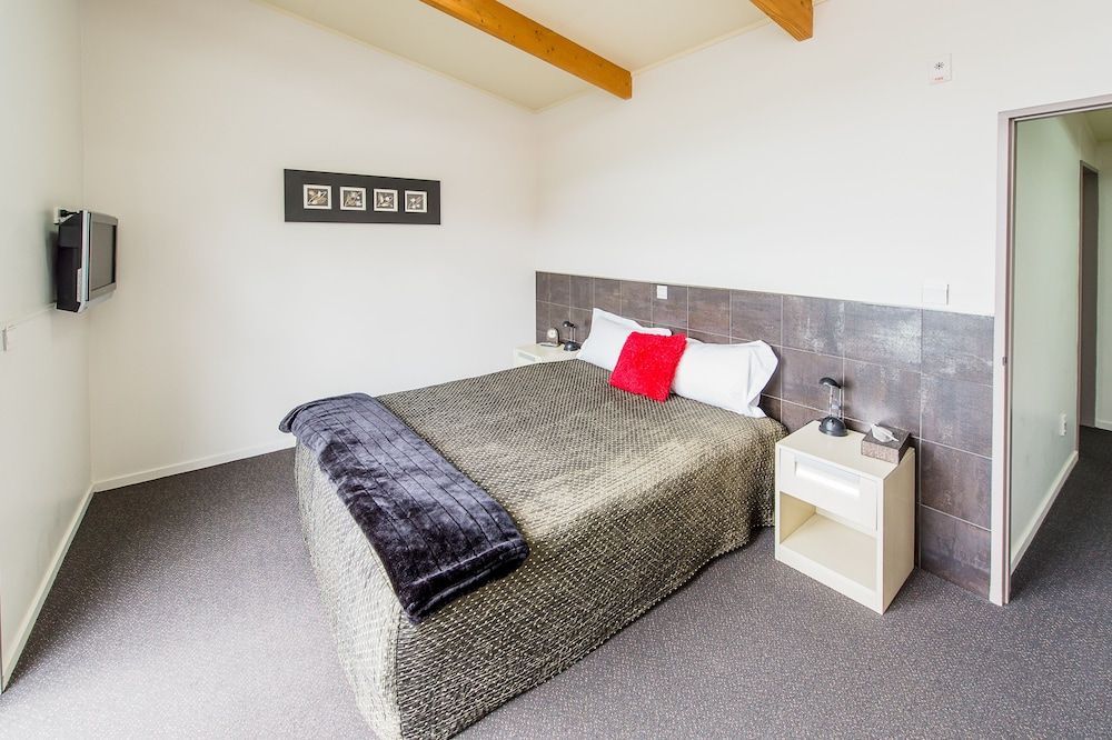 151 On London Motel & Conference Centre 1
