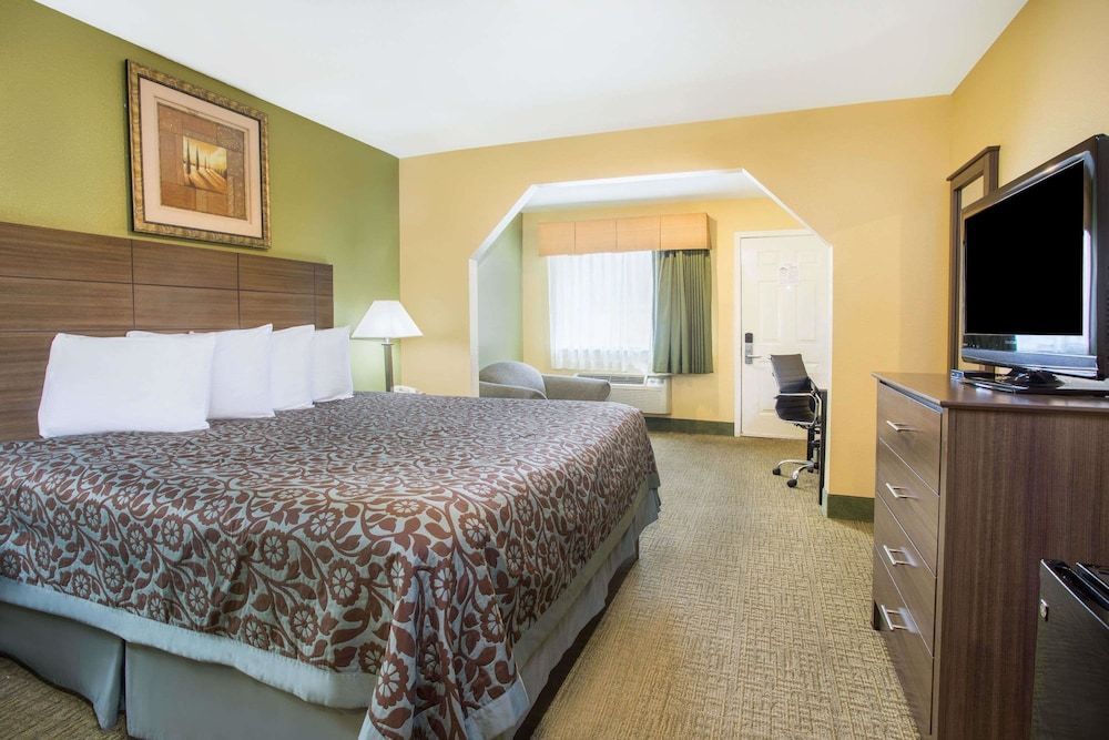 Days Inn by Wyndham Abbeville 1
