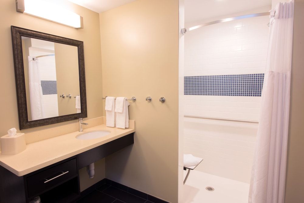 Staybridge Suites ALBANY WOLF RD-COLONIE CENTER by IHG 2