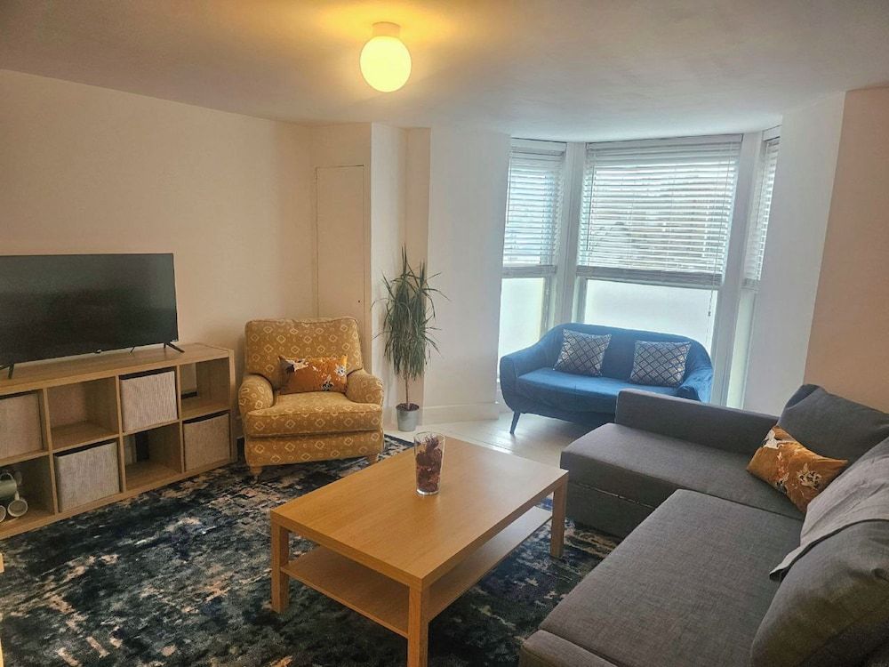 Seaside Haven Coastal Comfort 200m from the Beach 1