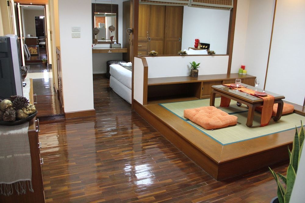 B.S. Court Hotel Sathorn 1