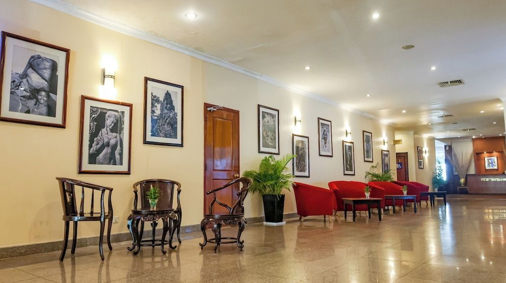 Hotel Cambodiana 2