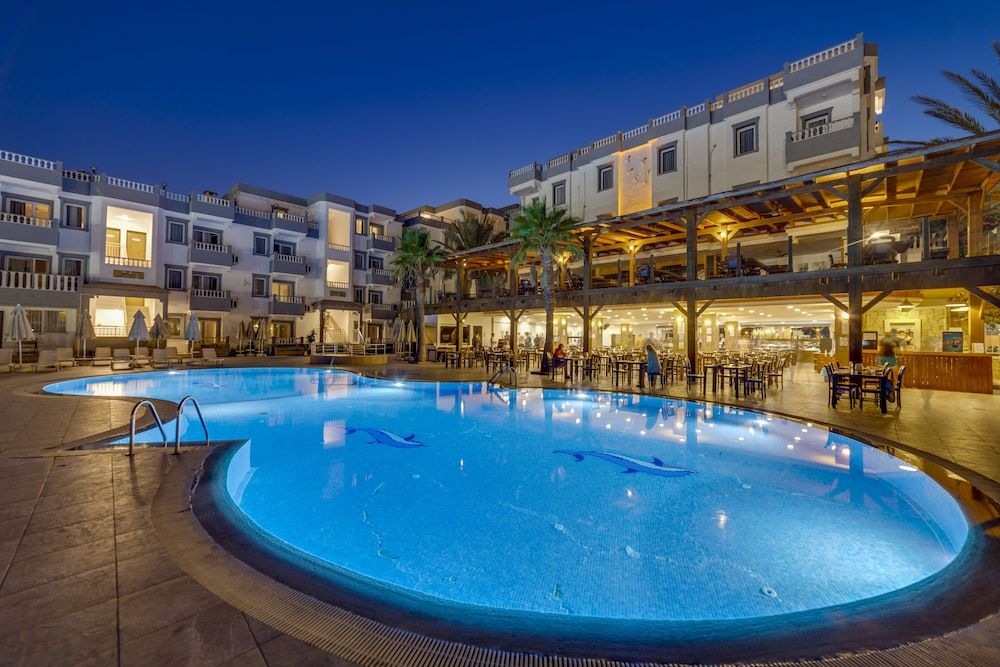 Smart Holiday Hotel & Suites -All Inclusive 1