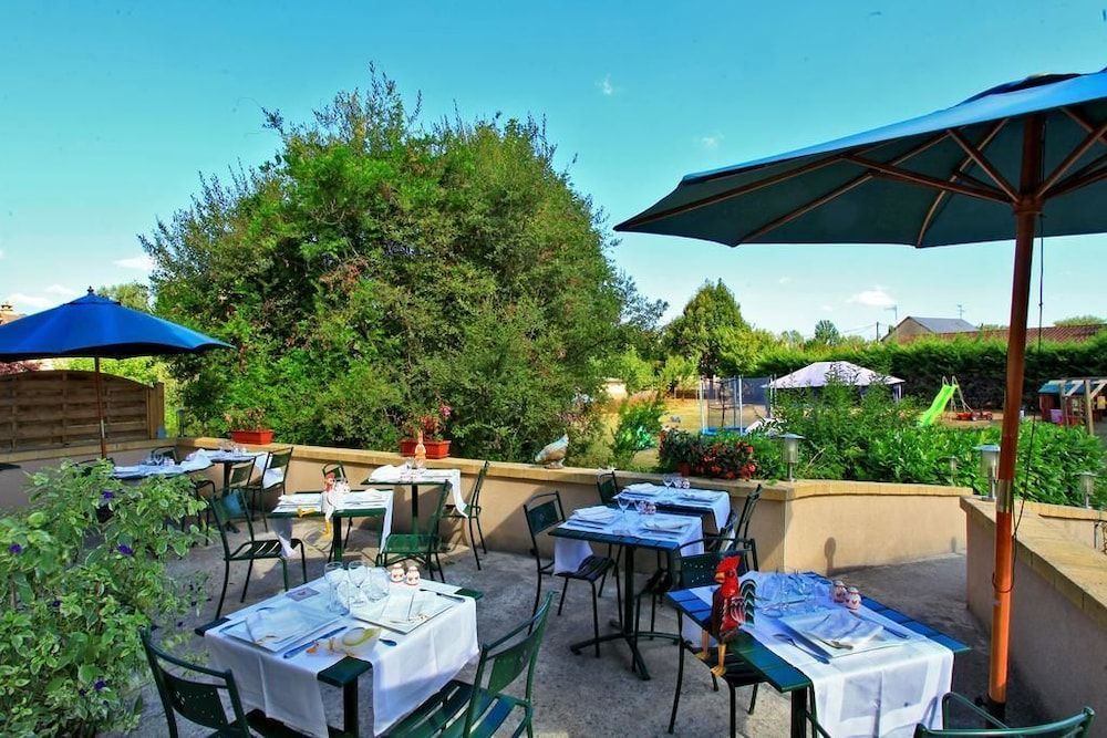Logis Hôtel Restaurant Le Lascaux 1