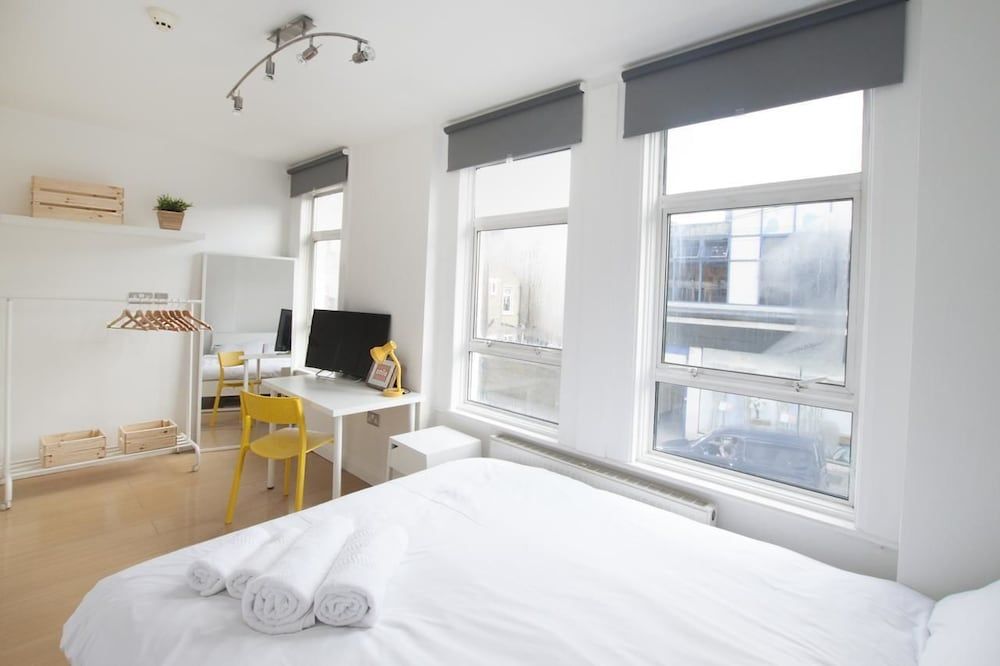 Tooting Broadway Studios & Rooms by PrimeCityHosts 2