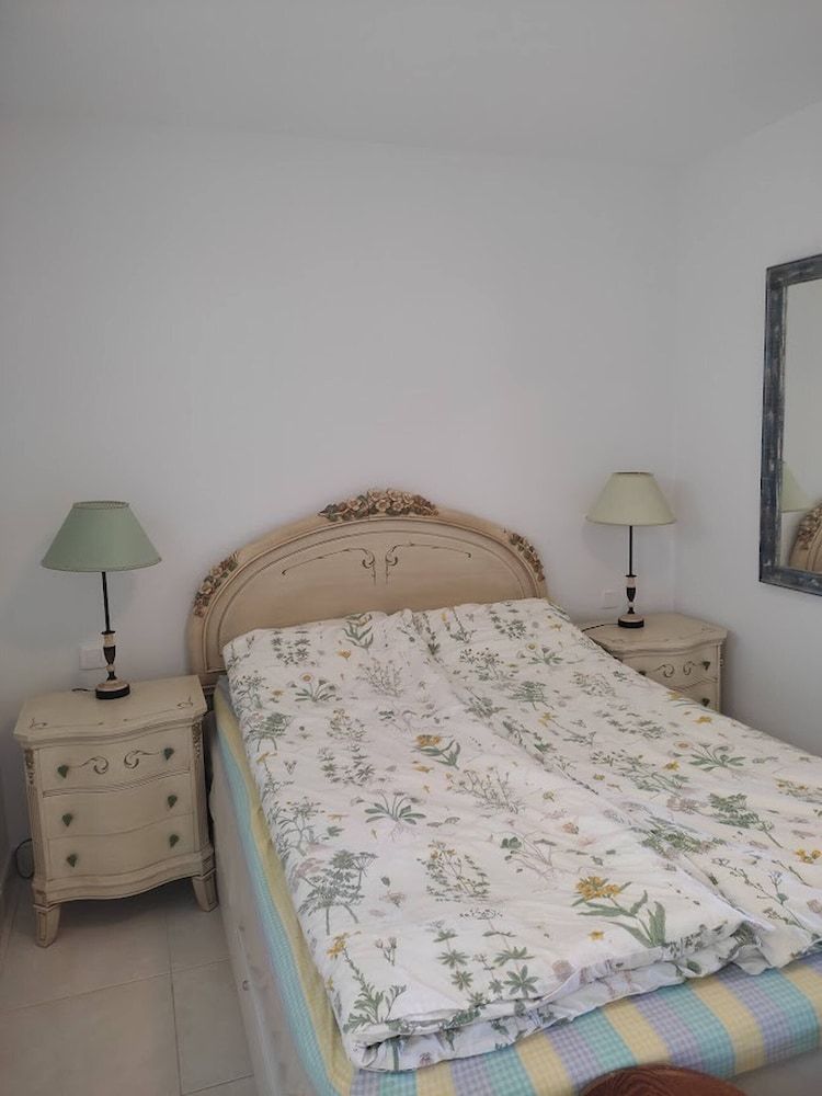Marina Apartment With Garden by El Sirocco 2