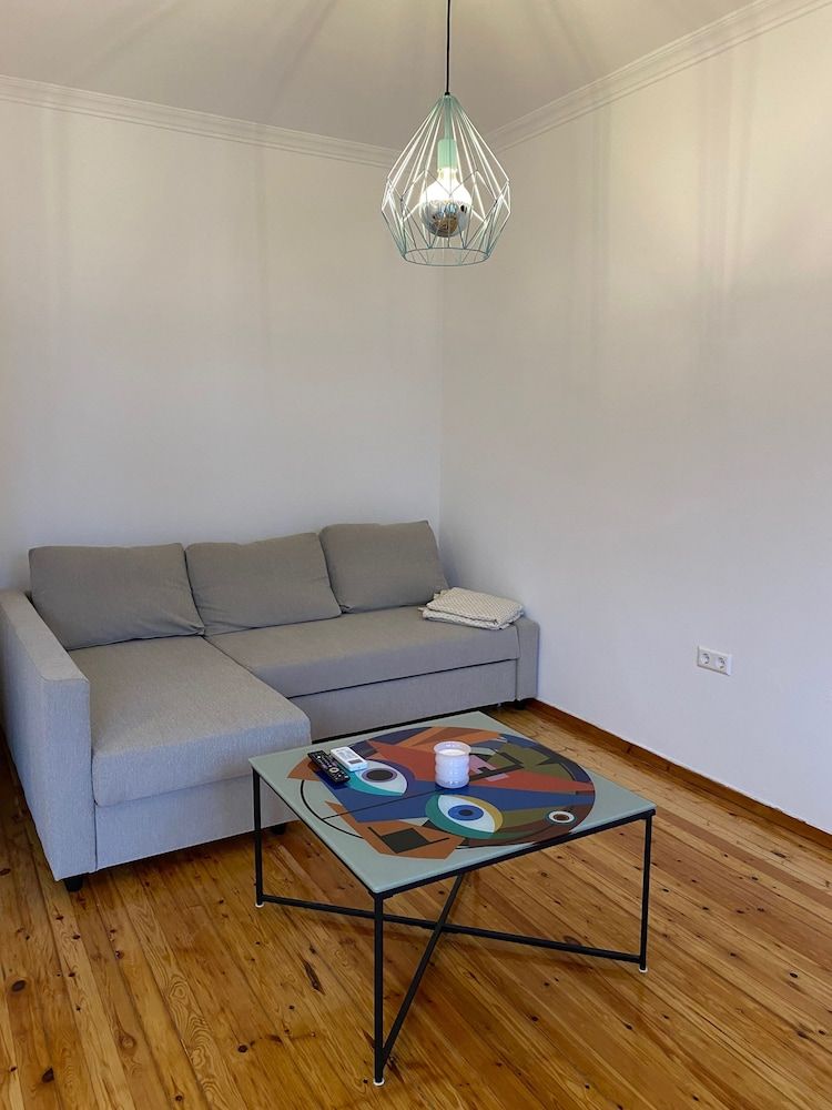 Modern, centrally located apartment 1