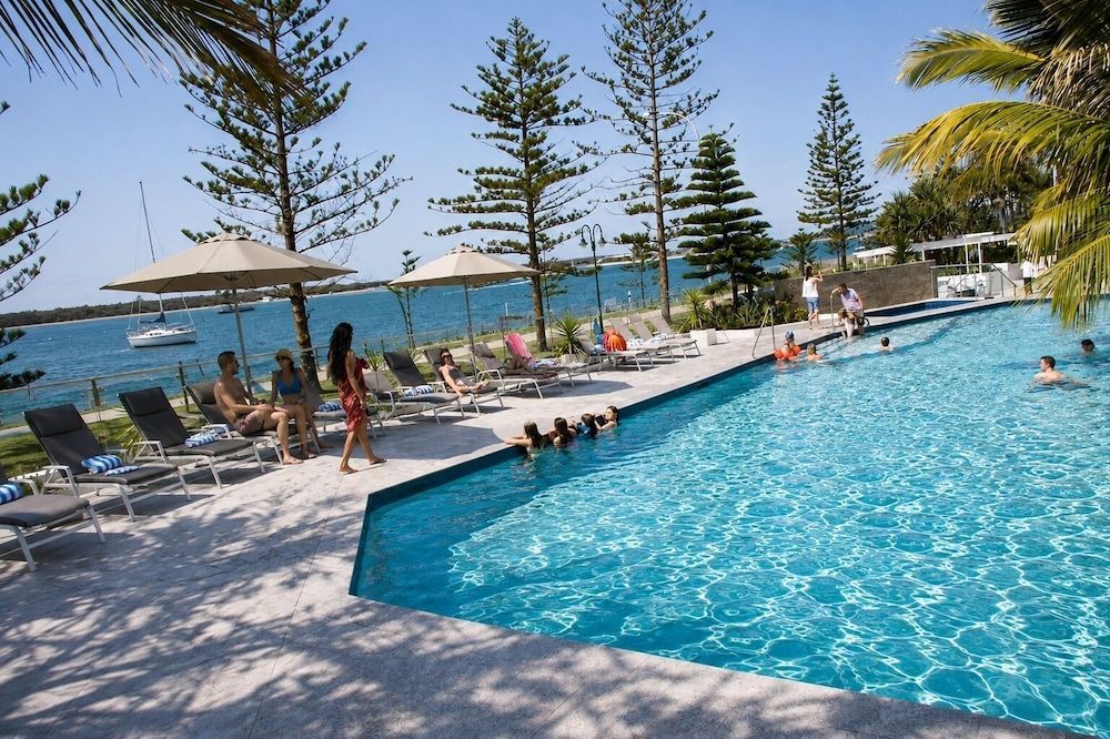 Silvershore Apartments on the Broadwater 1