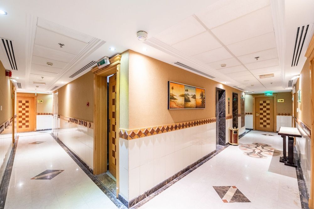 Crystal Plaza Hotel 2