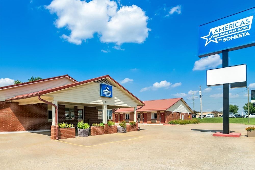 Americas Best Value Inn and Suites Siloam Springs 1