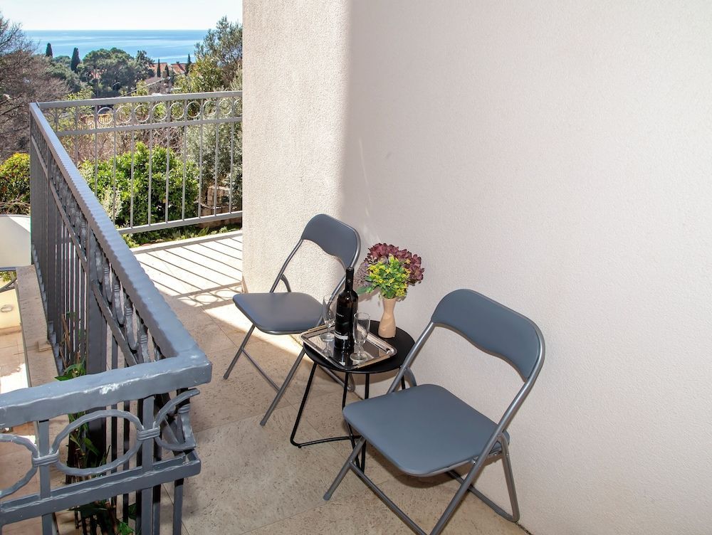 Room Beta with sea view 1