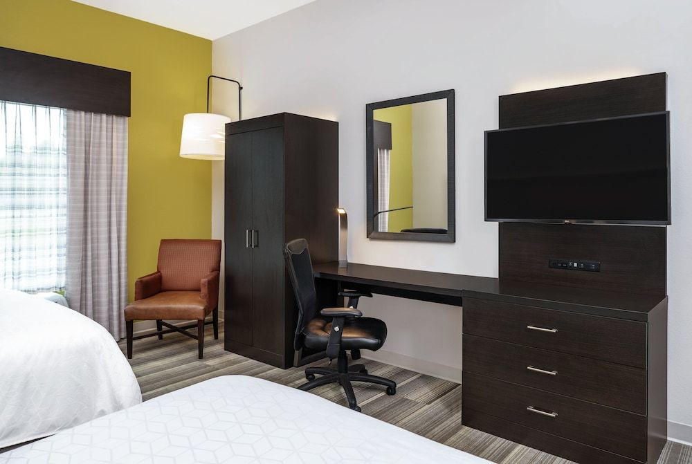 Holiday Inn Express & Suites FLORENCE I-95 @ HWY 327 by IHG 2