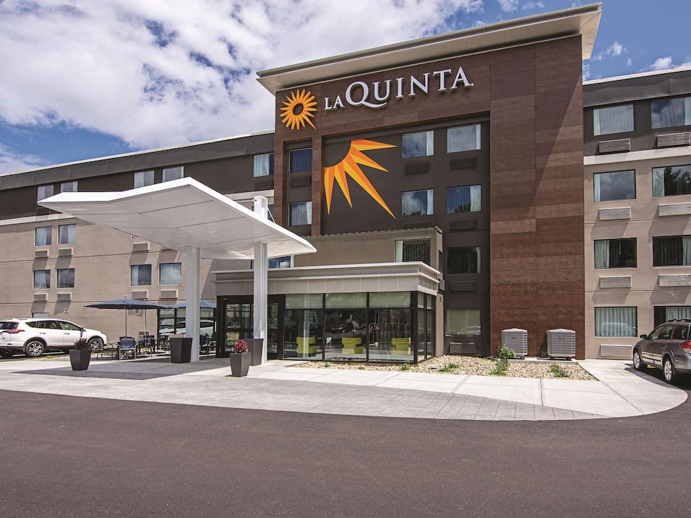 La Quinta Inn & Suites by Wyndham Portland DT Maine Med 1
