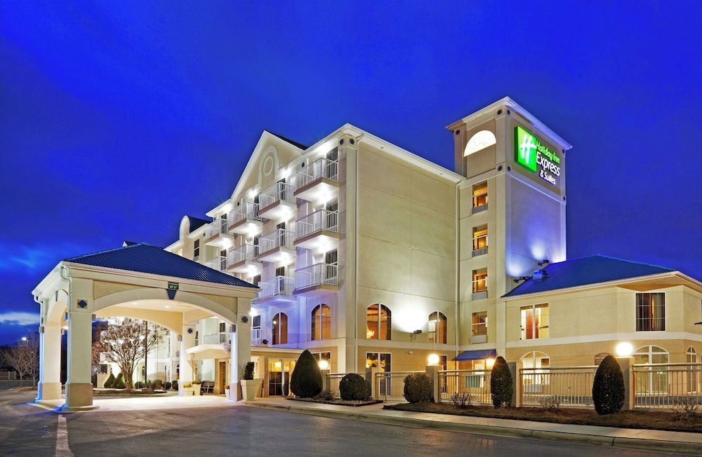 Holiday Inn Express & Suites ASHEVILLE SW - OUTLET CTR AREA by IHG 1