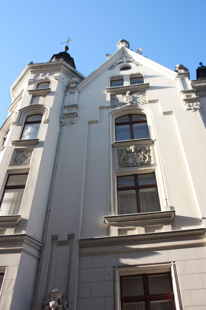 Hotel Am Goldenen Strauss 1