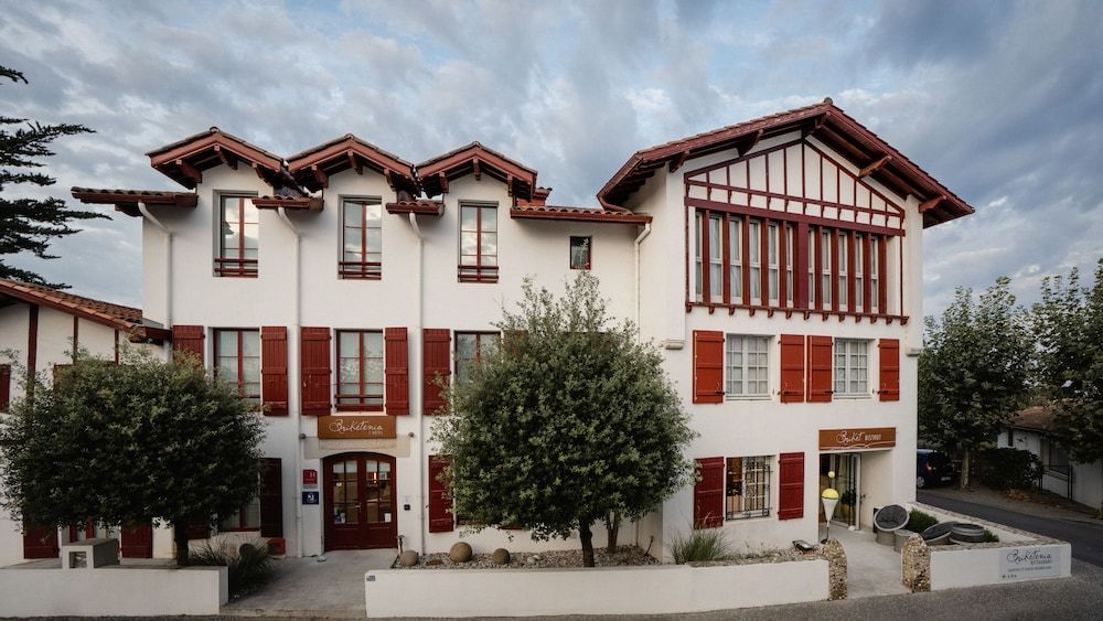 Hôtel Briketenia 1