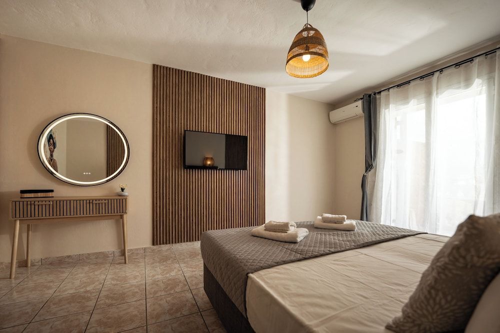 Aggire Summer Suites 2
