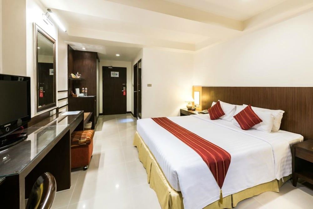 Best Western Mayfair Suites 1