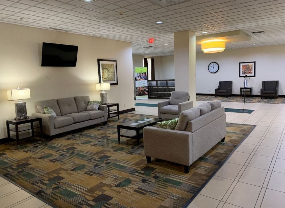 Quality Inn & Suites Downtown Mansfield 1