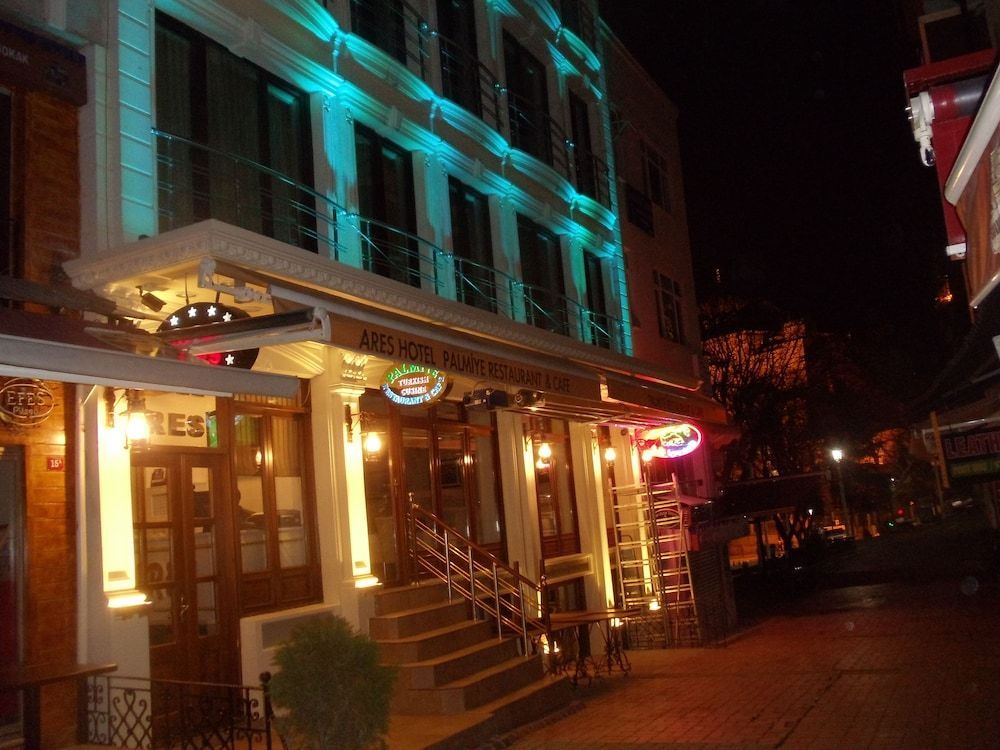 Ares Hotel 1