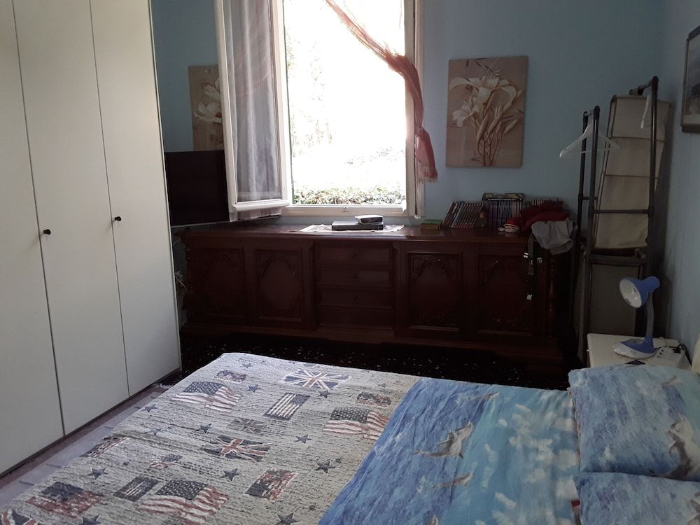 Room in Guest Room - Valle Degli Ulivi - Liguria Italia 1