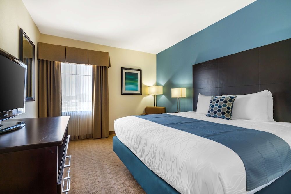 Best Western Plus Lytle Inn and Suites 1