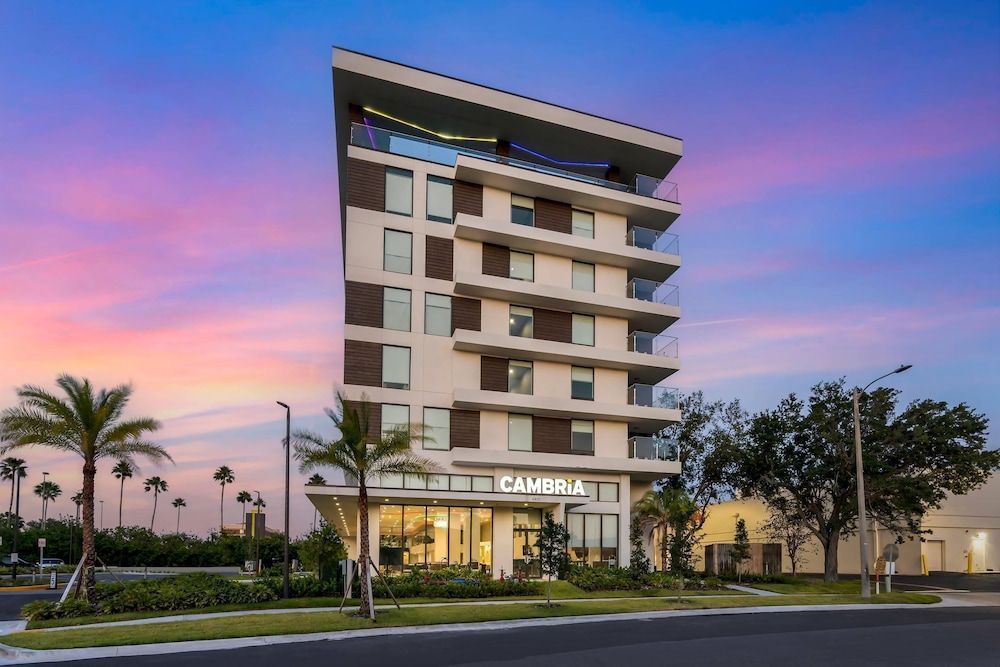 Cambria Hotel Orlando near Universal Theme Parks 1