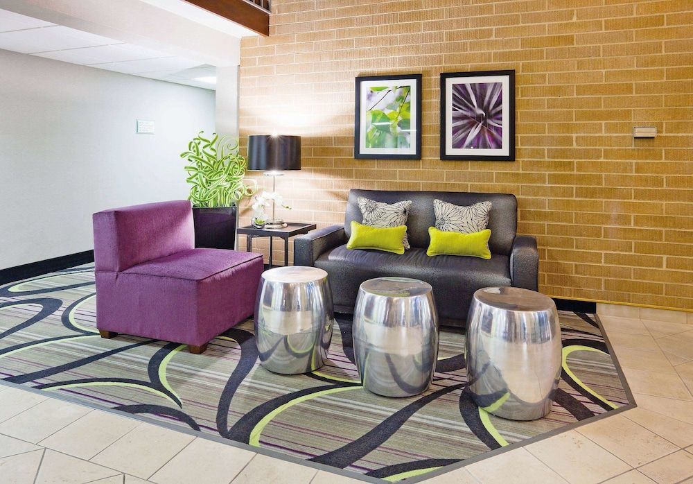 La Quinta Inn by Wyndham Oshkosh 2