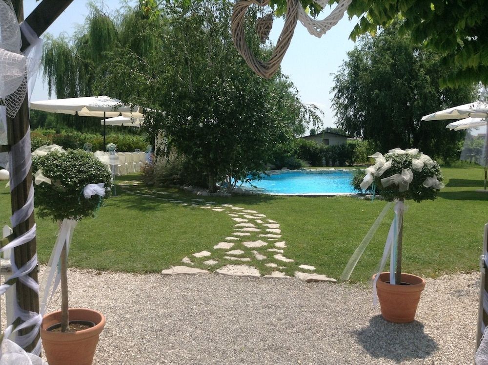 La Vie en Rose Resort 1