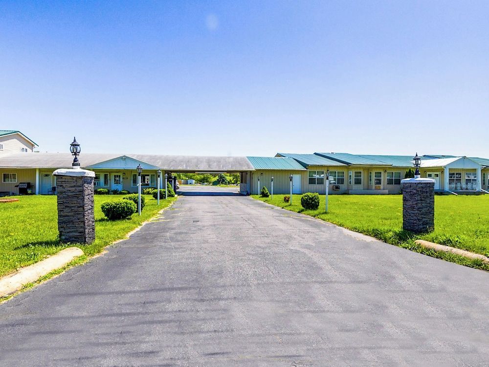 Country Hearth Inn & Suites By OYO Sturgis 1