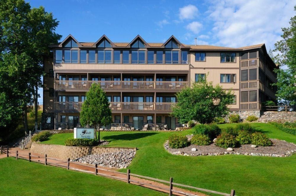The Pointe Hotel and Suites 1