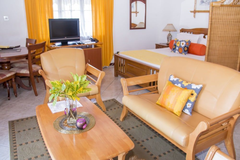 Villa Caballero 2