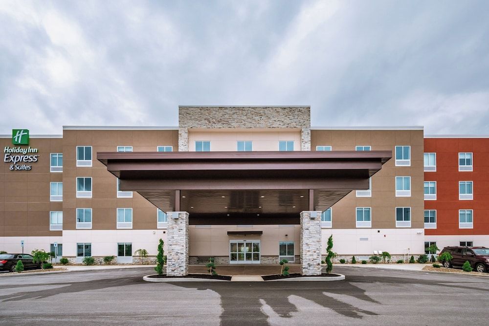 Holiday Inn Express & Suites SOUTH BEND - CASINO by IHG 1