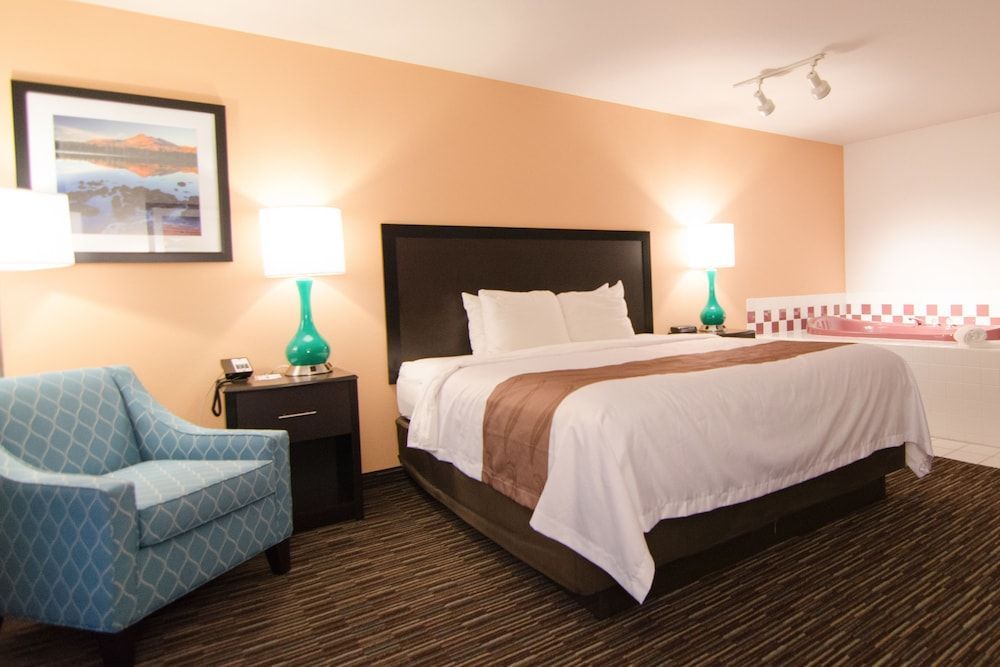 Cottage Grove Inn 2