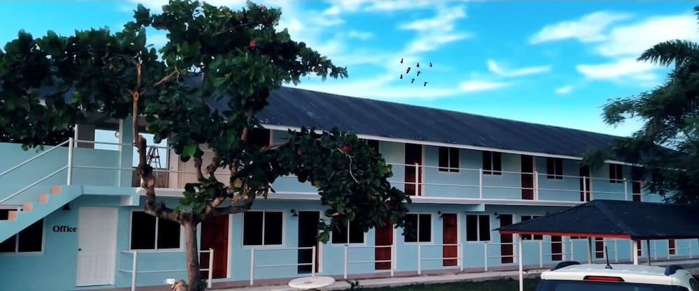 Airport Beach Hotel 1