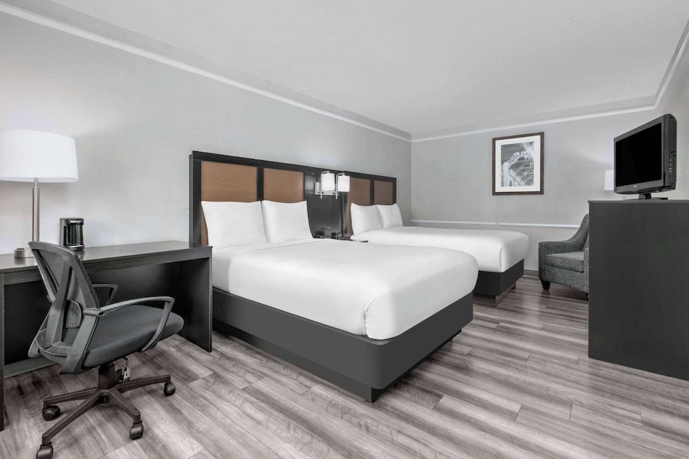 Baymont by Wyndham Austin University Area 1
