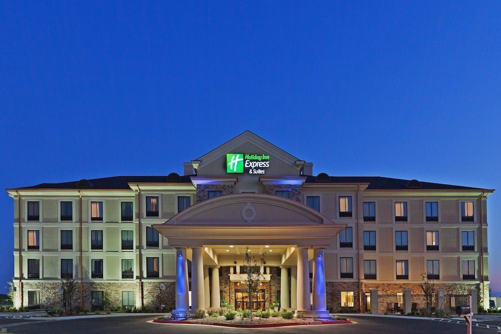 Holiday Inn Express & Suites POTEAU by IHG 1