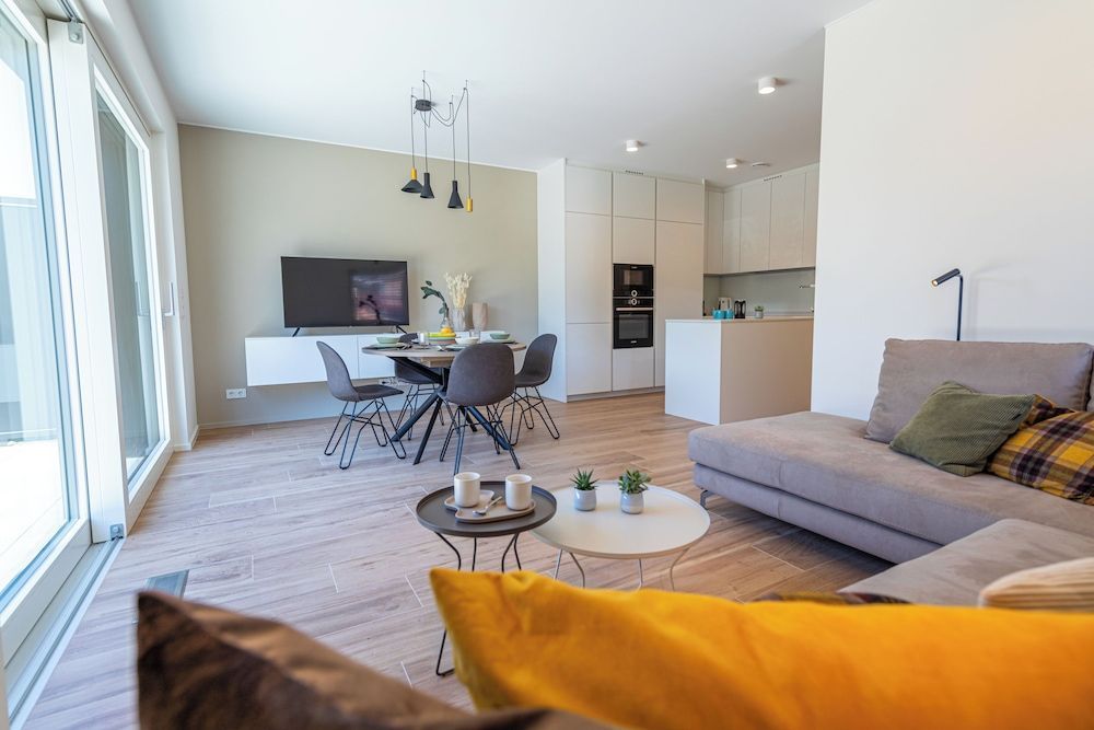 En Suite bedrooms at Reckenthal House by Rentaroo 1